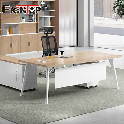 Op maat gemaakte kantoorbureaus Hout L-vormige tafel Moderne bureau Modulair bureau meubilair