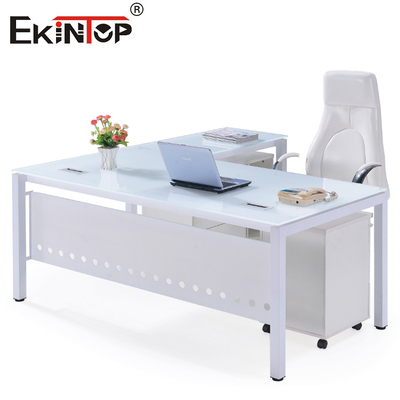 Doorzichtig blauw glas bureau voor kantoorgebouwen met metalen benen