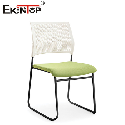 Creëer een professionele sfeer Slank en functioneel trainingsstoelen
