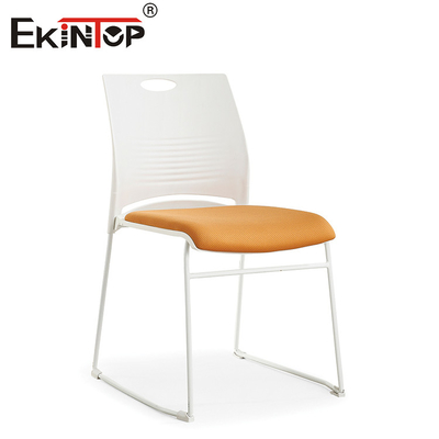 Creëer een professionele sfeer Slank en functioneel trainingsstoelen
