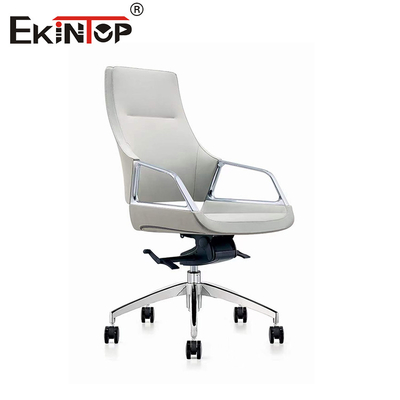 Ergonomische kantoorstoel op maat van leer voor lange werktijden