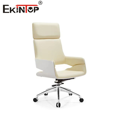 Afwisselend met de verpakking van de kledingstukken