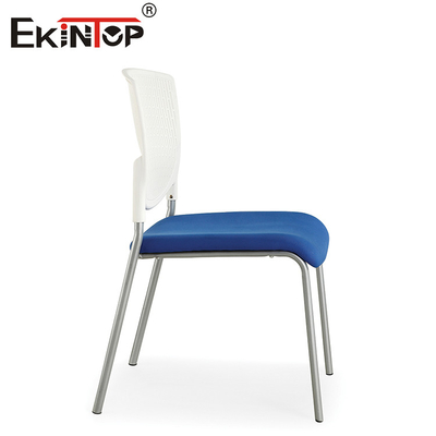 Moderne duurzame en aanpasbare stoelen voor de zaal