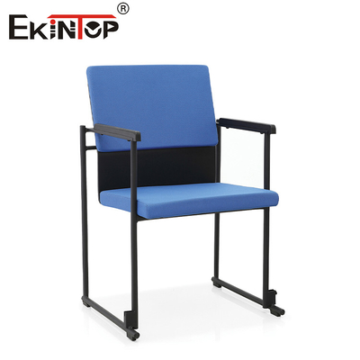 Moderne stoelen voor trainingsruimtes Stijlvolle en praktische zitplaatsen voor onderwijsruimtes