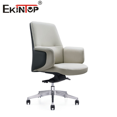 Stijlvolle en ergonomische witte leerstoel in minimalistische hedendaagse stijl