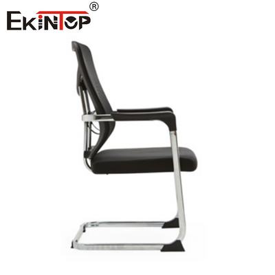 Standaard grootte Mesh Back Office Chair met metalen frame en armleuningen