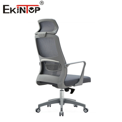 Ergonomische stoel met hoge rug, verstelbare hoofdsteun en hoogteverstelbare wielen