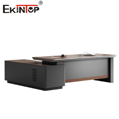 Houten bureau in industriële stijl