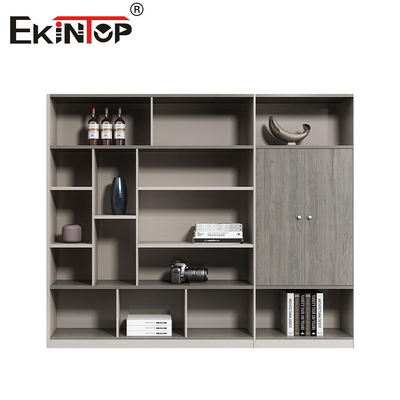 Hoogwaardig houten kastje in moderne stijl, op maat voor kantoorruimte