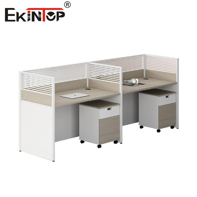Modulaire werkplek voor personeelsleden in moderne stijl