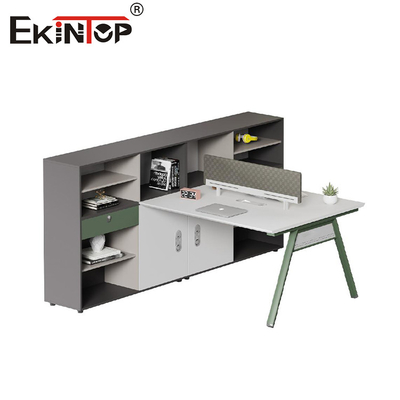Modern stijl multi-user werkstation met aanpasbare partities