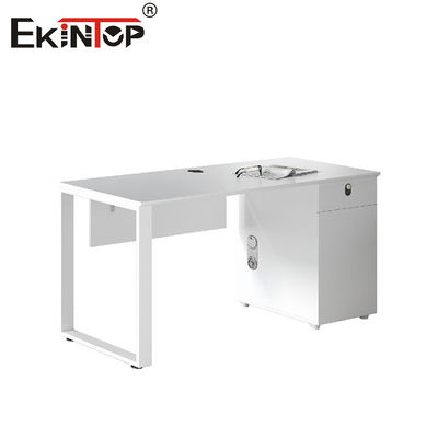 Minimalistische moderne kantoormeubelen Goedkoop bureau met metalen benen
