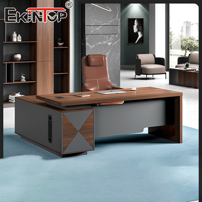 Klassieke stijl Walnut Executive Office Desk Groot bureau met laden