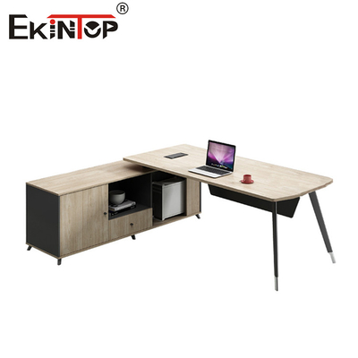Nieuw ontwerp L-vormig kantoor bureau Metalen benen Uitvoerend bureau met laden
