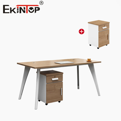 Moderne stijl kantoor bureau ontwerp met metalen benen kleine bureau tafel