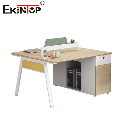 Bureau in industriële stijl Werkstation Bureaubureau met opslagkast