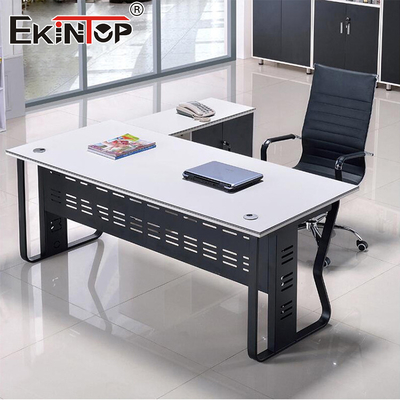 Op maat gemaakte houten kantoor tafel Moderne ontwerper bureau L-vormig bureau